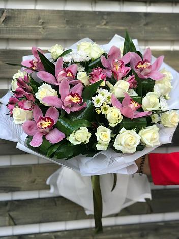 Букет цветов из: Розы и Хризантемы в Урмарах