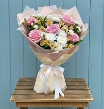 Букет цветов из:  Гвоздики, Орхидеи и Розы #REPLACE_PRED# Урмарах