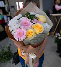 Букет цветов из:  Герберы, Розы и Хризантемы в Урмарах