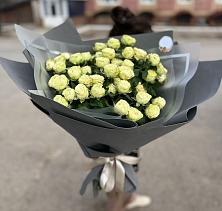 Букет Белые кустовые розы Солинеро в Урмарах