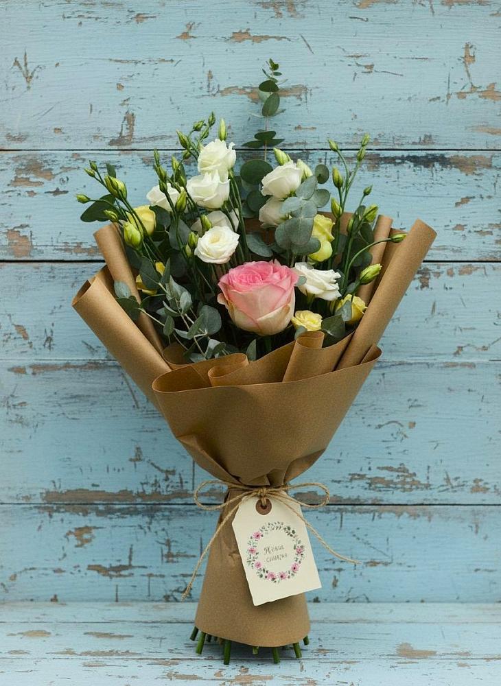 Букет цветов из: Розы и Лизиантусы в Урмарах