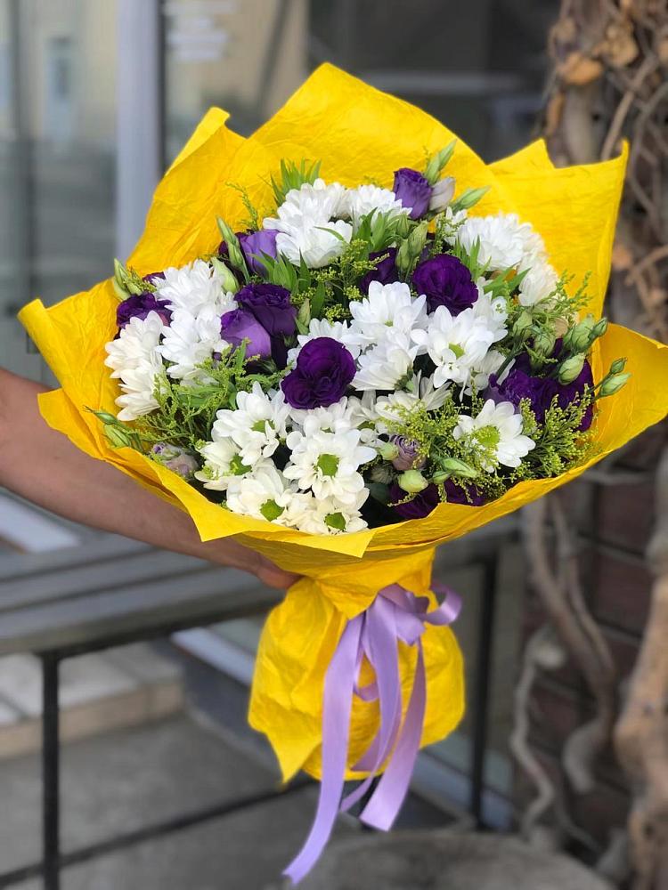 Букет цветов из: Ирисы, Хризантемы и Ромашки в Урмарах