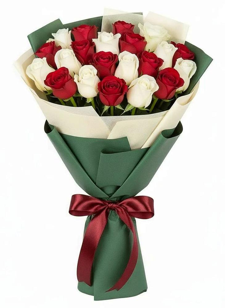 Букет Микс из красных и белых роз в Урмарах
