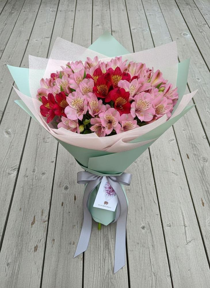 Букет цветов из: Альстромерии в Урмарах