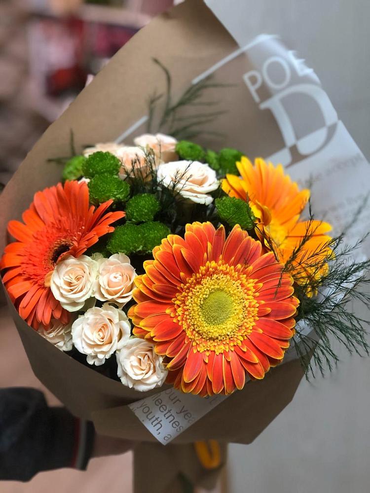 Букет цветов из: Герберы, Хризантемы и Розы в Урмарах
