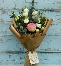 Букет цветов из:  Розы и Лизиантусы в Урмарах