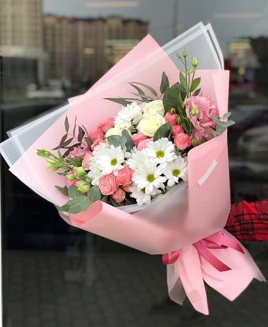 Букет цветов из: Розы, Лизиантусы и Хризантемы в Урмарах