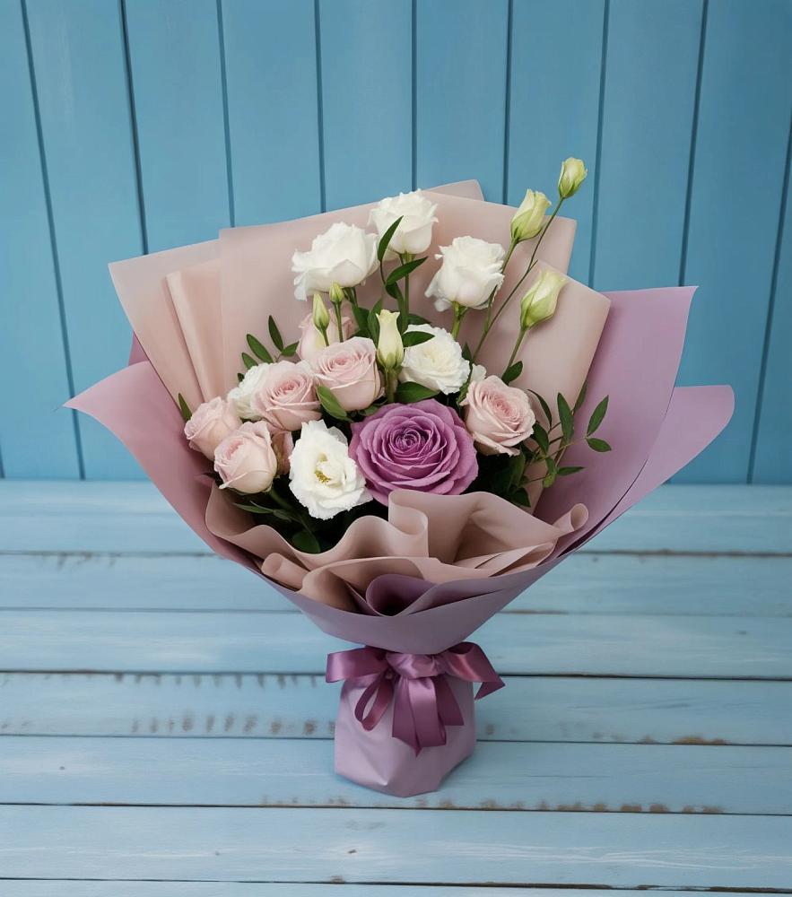 Букет цветов из: Розы и Лизиантусы в Урмарах